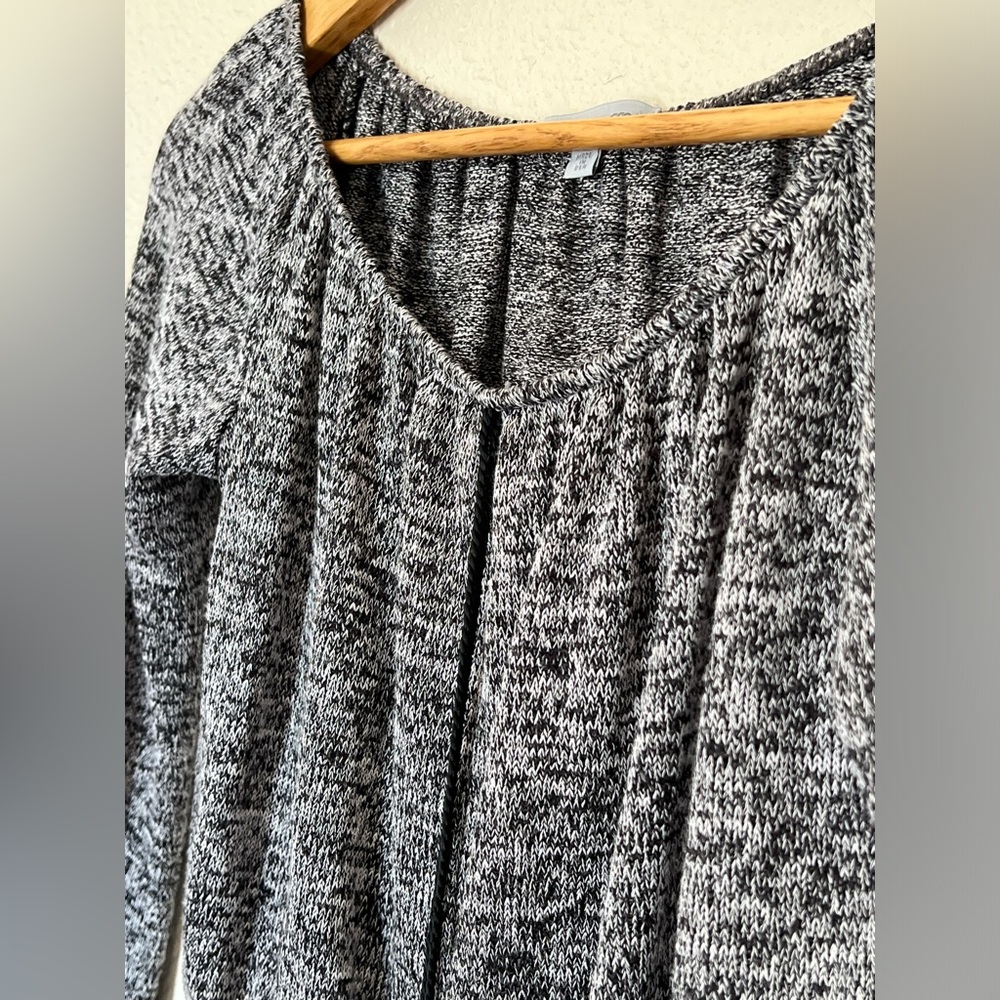 Charlotte Russe | Tassle Long-Sleeve Crop Top - Picture 3 of 6